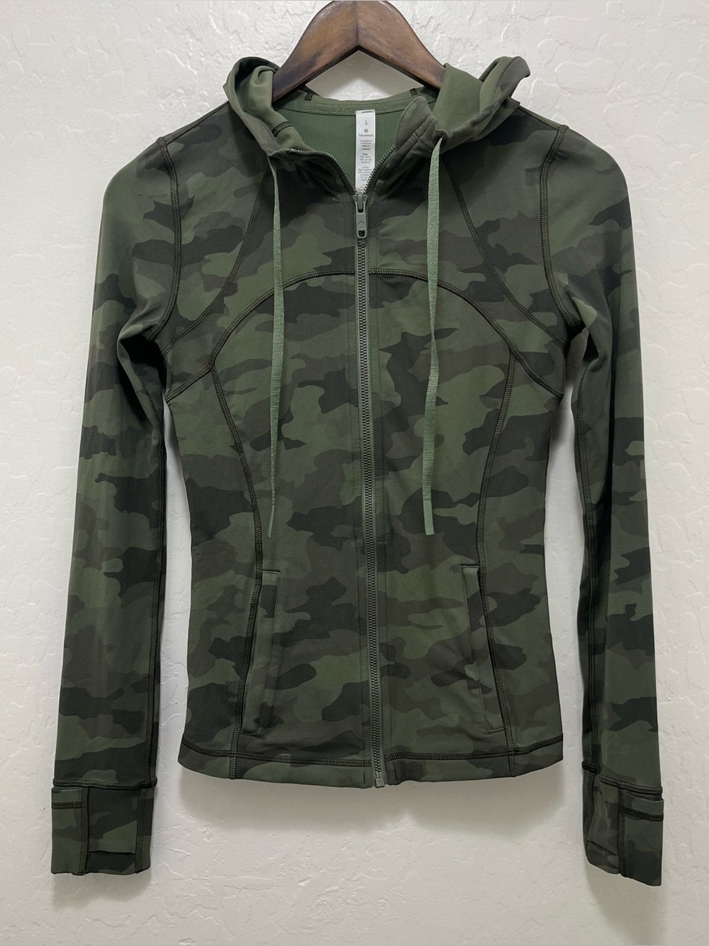 Lululemon Hooded Define Jacket Size 4 Camo Green